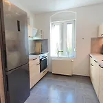 Hotel apartamentowy Good Mit Kostenlosen Parkplaetzen