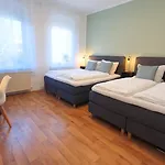 Good Mit Kostenlosen Parkplaetzen Hotel apartamentowy 3*