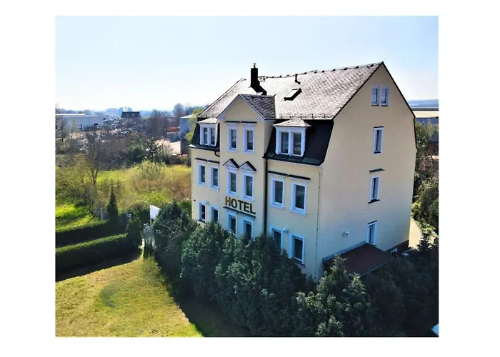 Aparthotel Good Mit Kostenlosen Parkplätzen