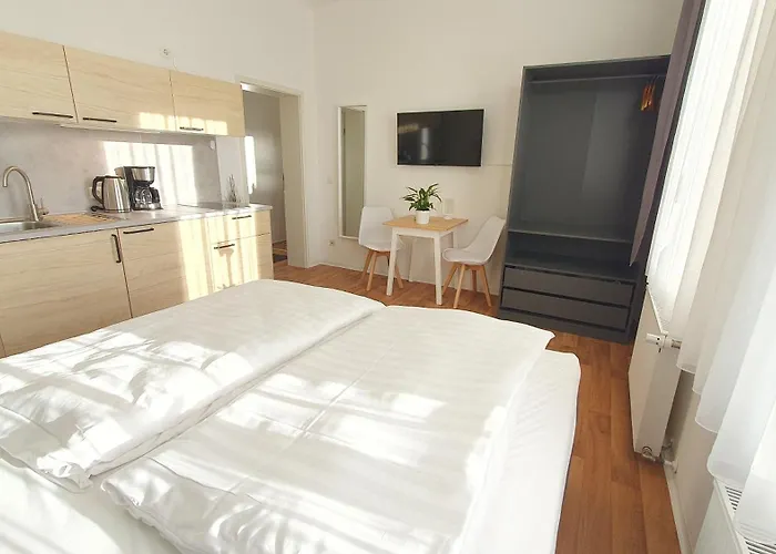 Aparthotel Good Mit Kostenlosen Parkplätzen