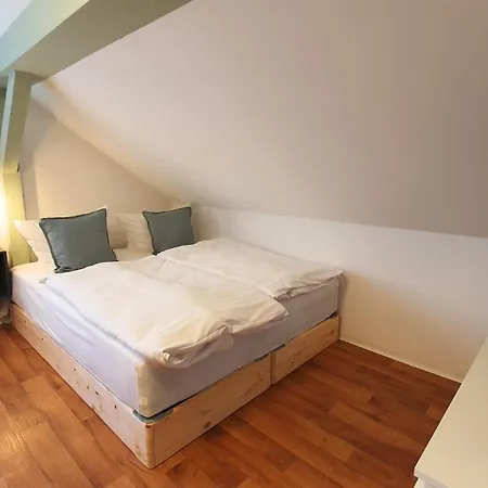 Good Mit Kostenlosen Parkplaetzen Aparthotel Drážďany